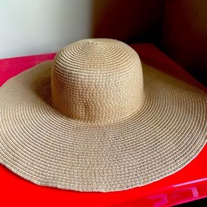 Foldable stylish women’s beach hat